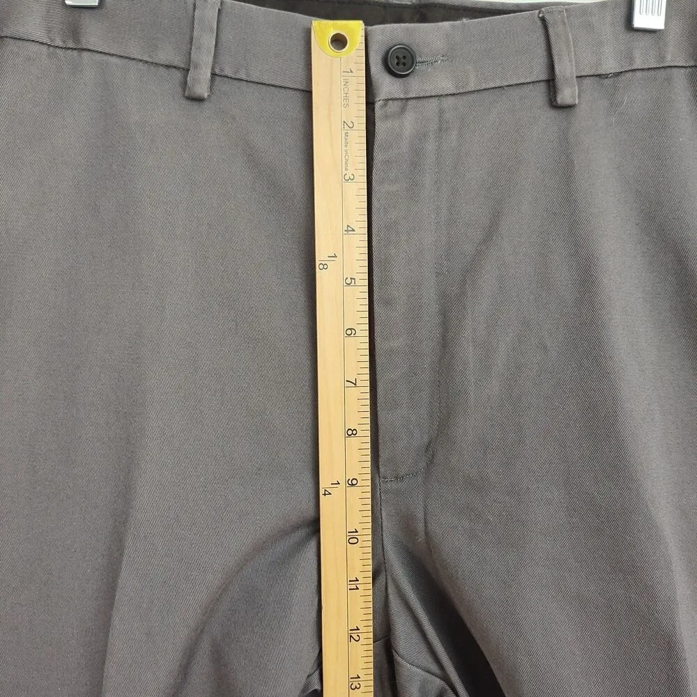 NWT Haggar Straight Fit Khaki Pants Men's 42x32‎ Gray Straight Leg